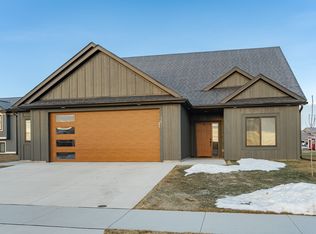 353 Spring Day Ct NE, Eyota, MN 55934