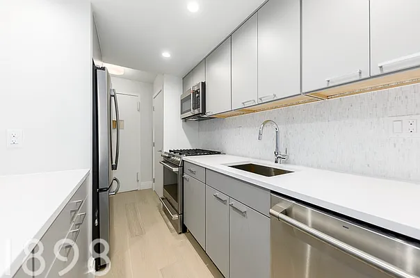 Rented by A&E Real Estate Management | media 11