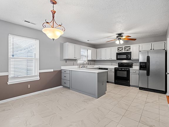5th image of 5149 Glenwood Way