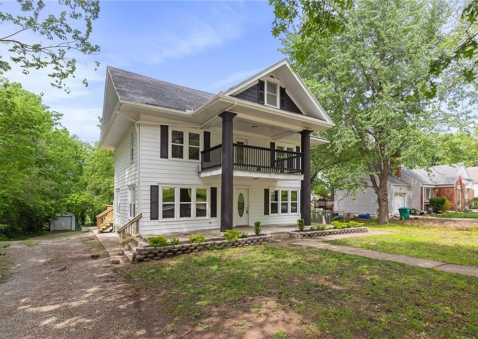 926 Main St, Osawatomie, KS 66064 Zillow