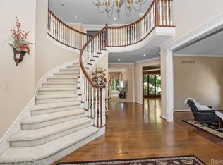 54501 Salem Dr, Shelby Township, MI 48316