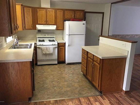 5th image of 132 Amasa St