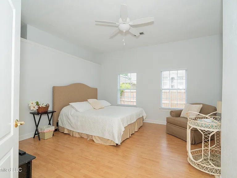 24 Pelican Cove Ln — Photo 15