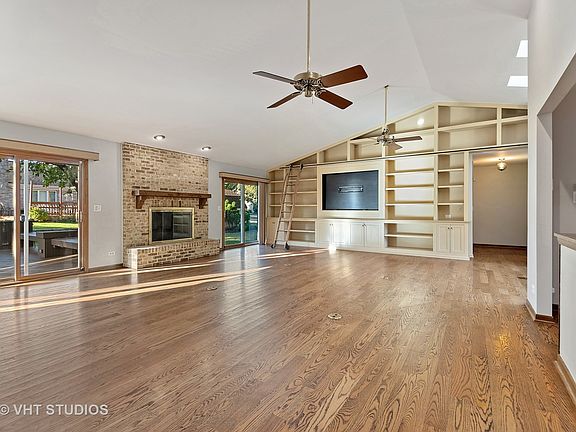 2nd image of 2861 Woodbury Dr
