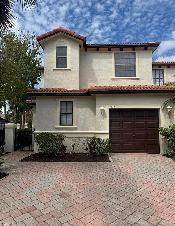 3 bed, 2.5 bath, 1814 sqft, $2,700 — Photo 1
