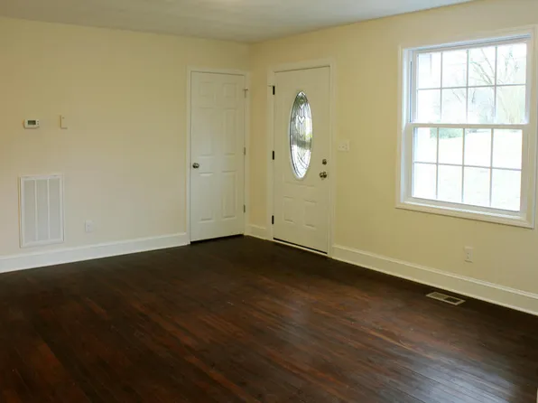 1104 Buena Rd, Knoxville, TN 37919