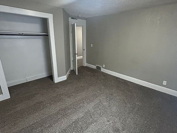 4th image of 704 Walker St