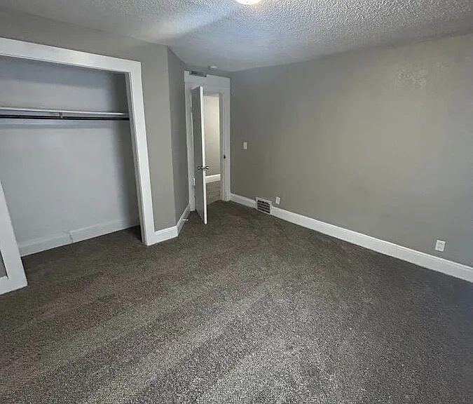 704 Walker St — Photo 4