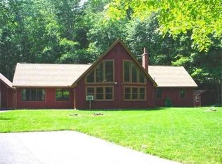 25 Montgomery Rd, Southampton, MA 01073