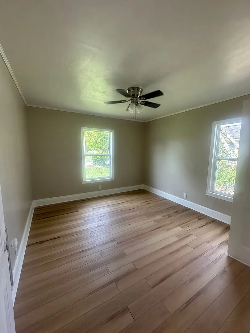 2 Bed 1 Bath House — Photo 4
