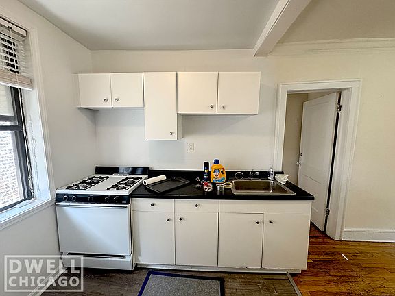 3rd image of 2332.5 N Spaulding Ave