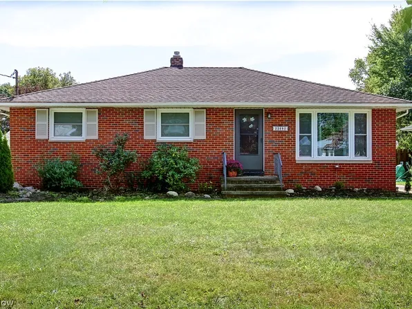 22095 Sandy Ln, Fairview Park, OH 44126