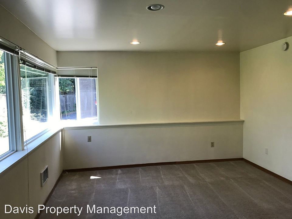 1st image of 3816 13th Ave W APT 3