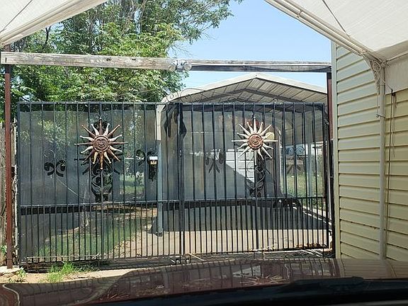 3rd image of 1404 N Kelly Ave