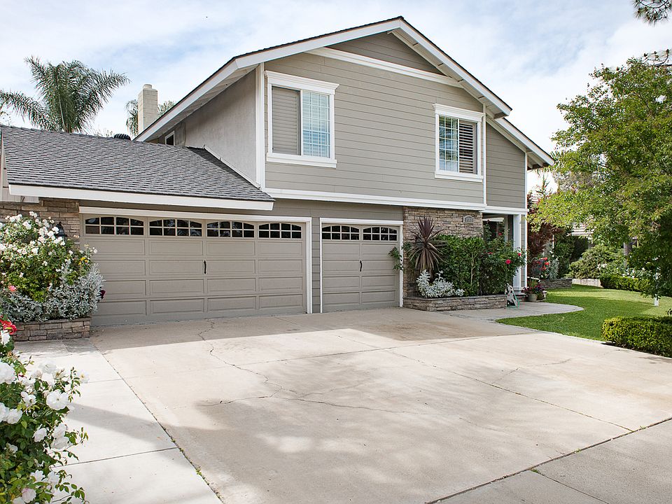 2nd image of 1660 N Klamath Pl