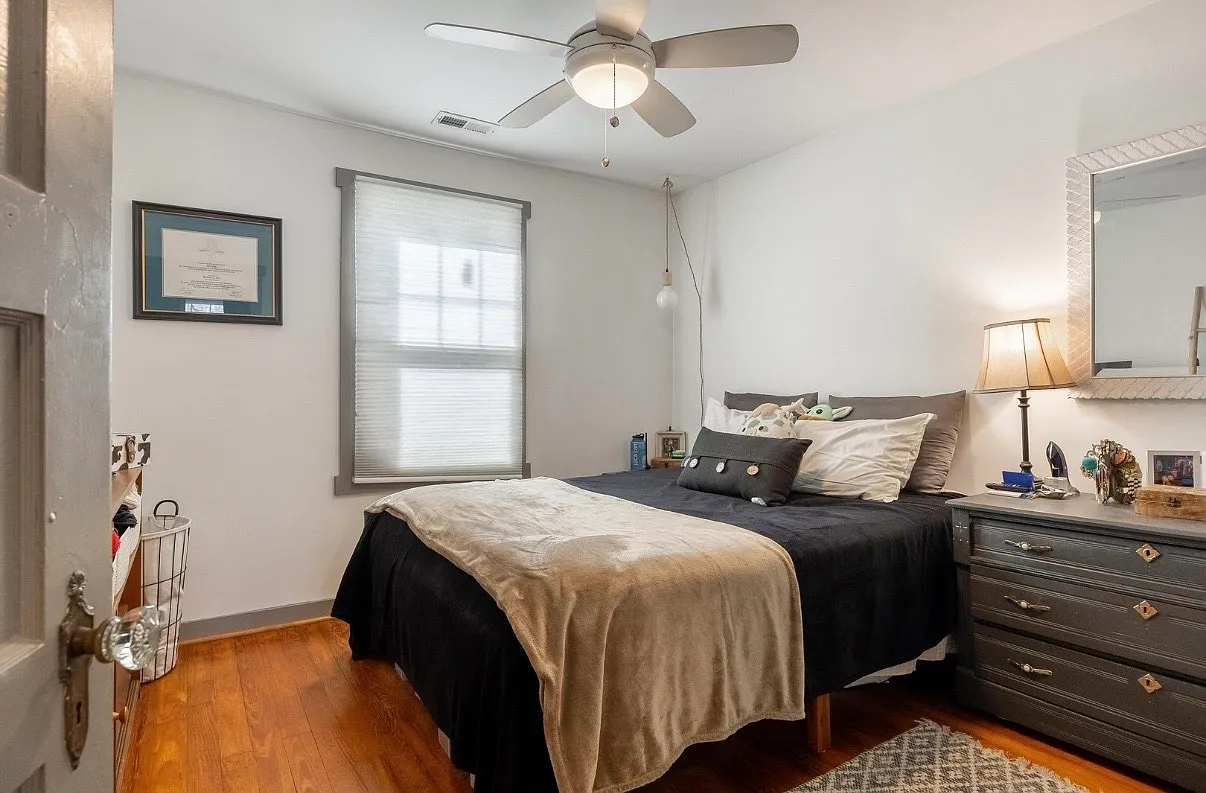 1 bed, 380 sqft, $1,300 — Photo 3