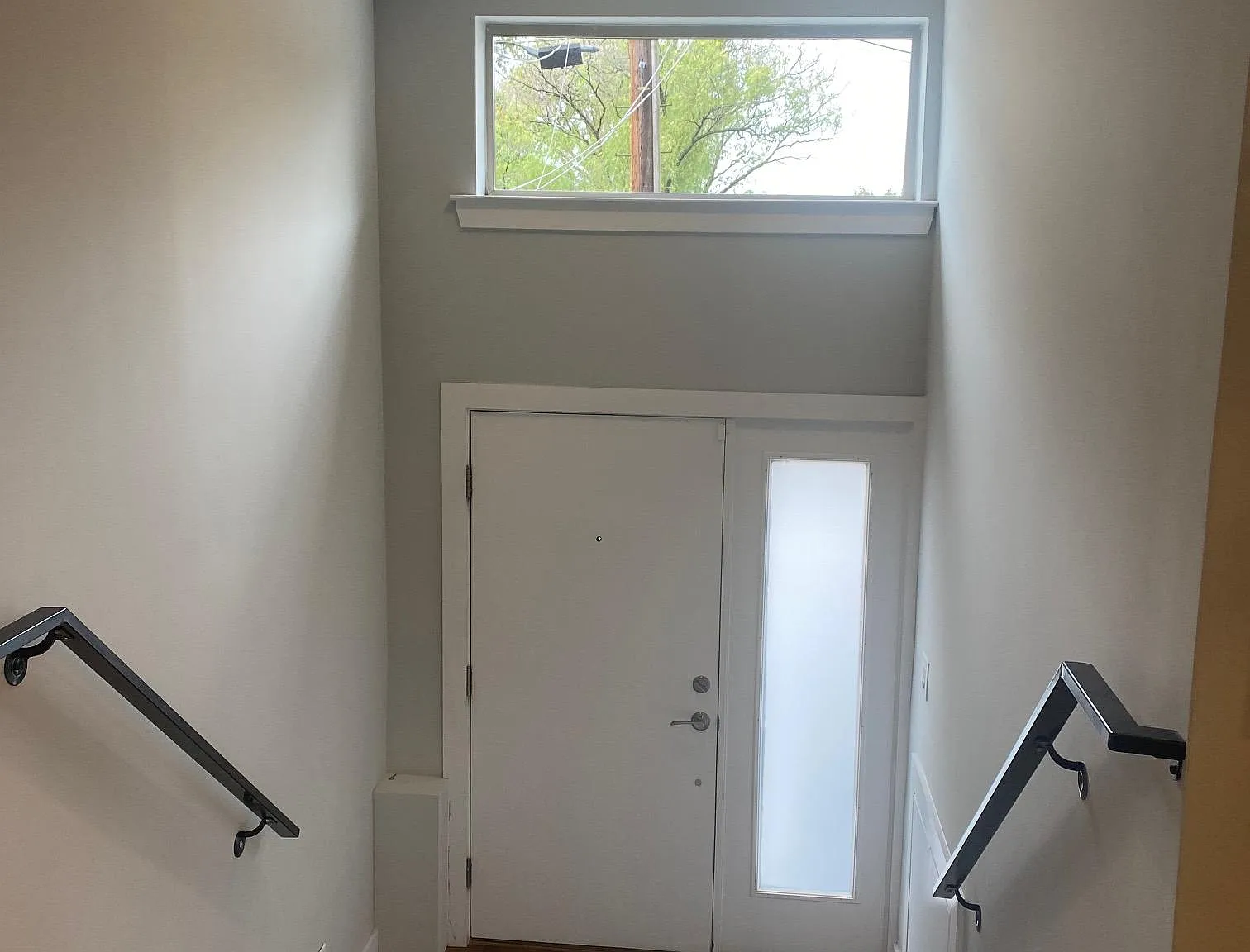 3 bed, 2.5 bath, 2697 sqft, $3,600 — Photo 3