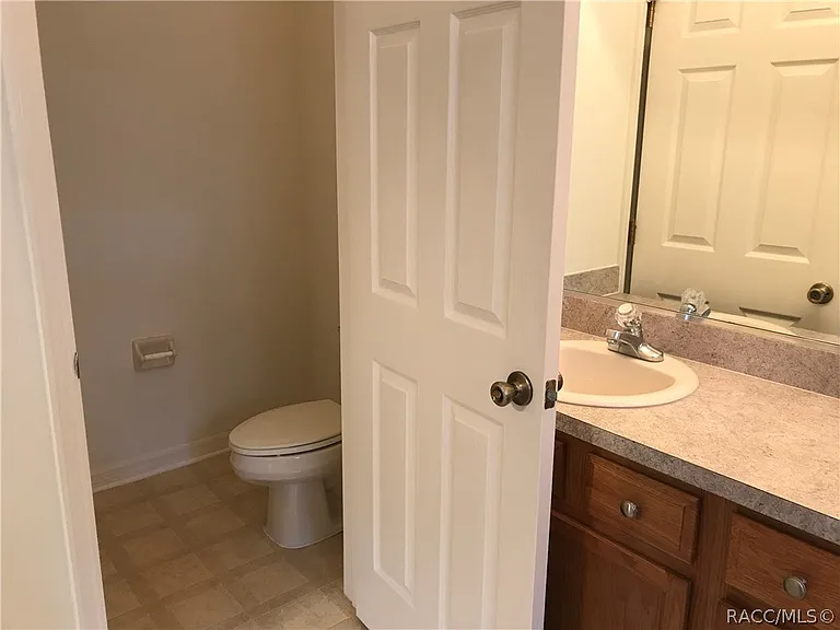 1626 W Spring Meadow Loop — Photo 14