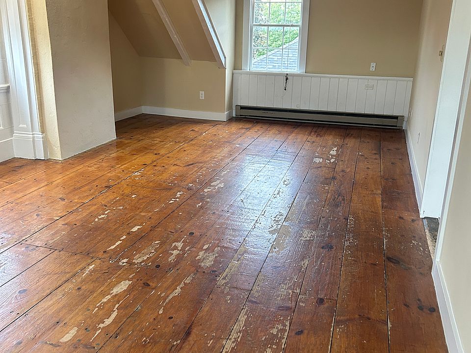 2nd image of 96 Cabot St