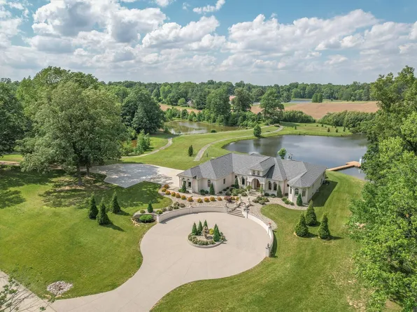 701 Clearcrest Ln, Evansville, IN 47710