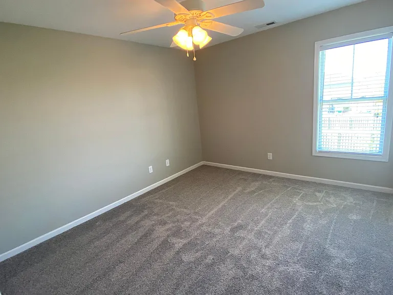545 Foxfield Ct — Photo 7