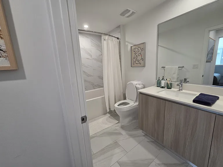 670 W 70th Pl #B1 — Photo 13