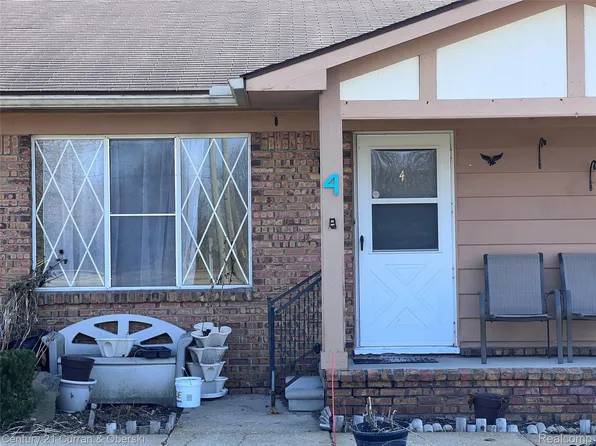 61035 Eleven Mile Rd, South Lyon, MI 48178