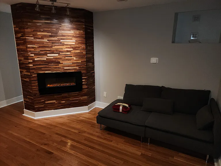 199 Nottingham Ct — Photo 1