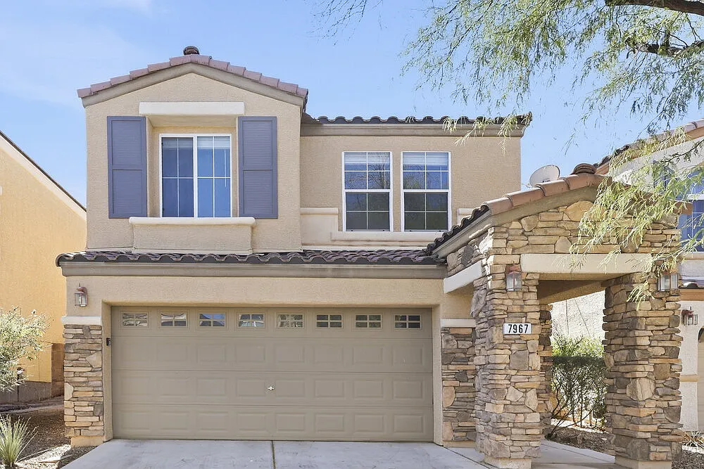 3 bed, 2.5 bath, 1768 sqft, $2,375 — Photo 1