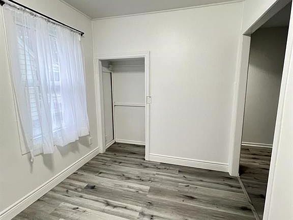 5th image of 1058 California Ave