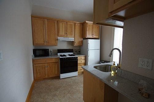 5th image of 97 Victoria St S APT 27