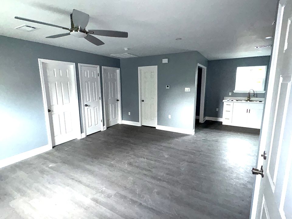 Open floor plan living/dining room.