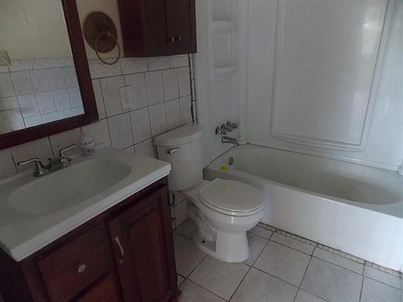 2nd image of 7830 Arcadia Ln