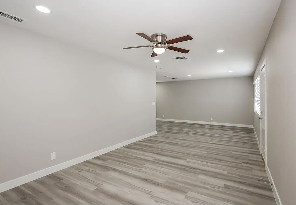1st image of 158 Silverthorne Trl #1