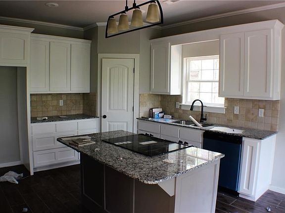 3rd image of 27 S Cheshnut Dr