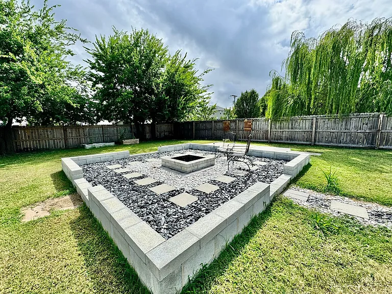 1123 W Ocean View Ave — Photo 4