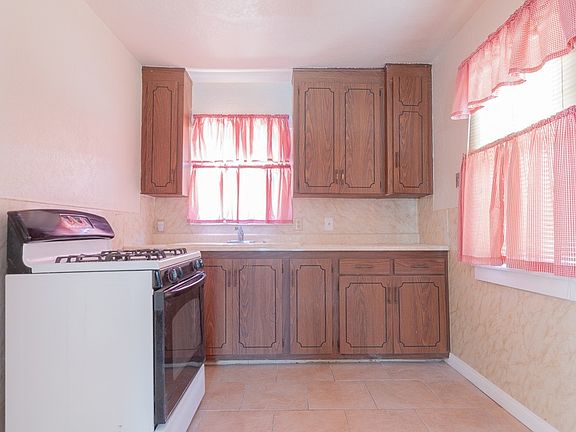 3rd image of 1262 S Herbert Ave