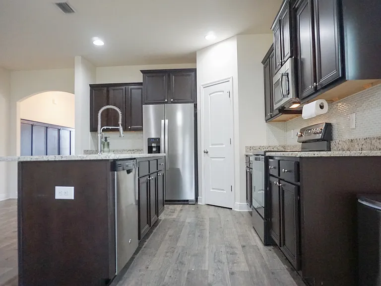 656 Teal St — Photo 13