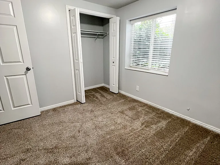 1528 W Duffys Ln — Photo 20