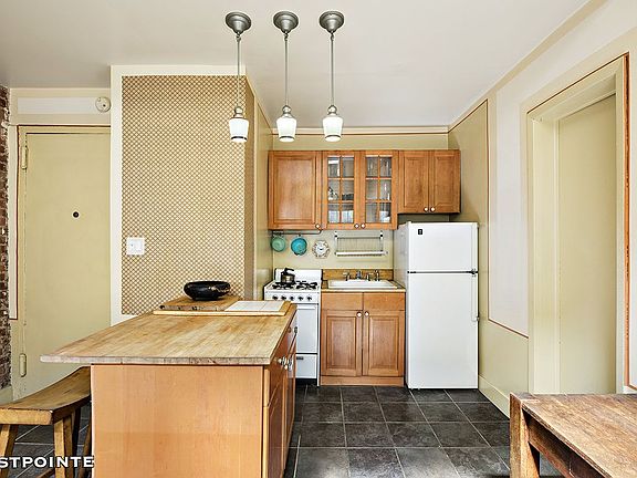 2nd image of 460 W 23rd St APT 4B
