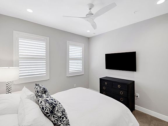 2nd image of 2567 Seychelles Dr #205