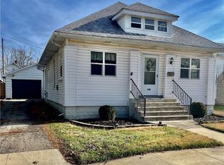 1033 10th St, Charleston, IL 61920