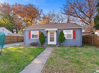 1025 38th St, Moline, IL 61265