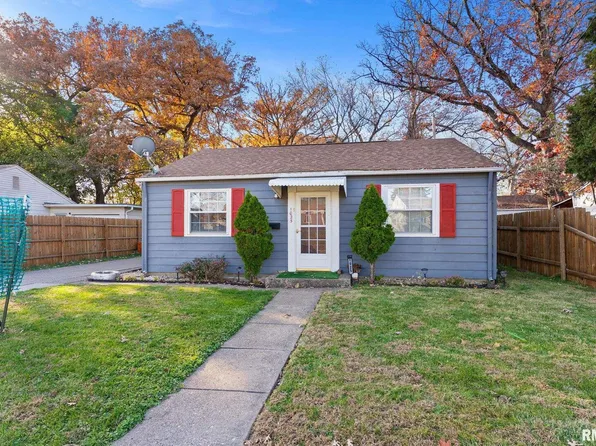 1025 38th St, Moline, IL 61265