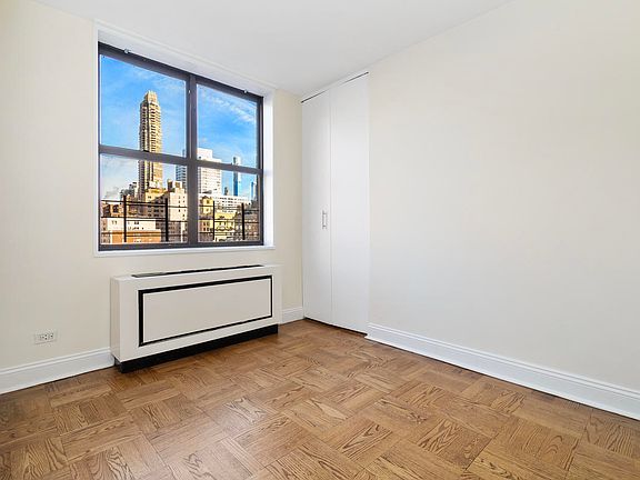5th image of 400 E 71st St APT 22d