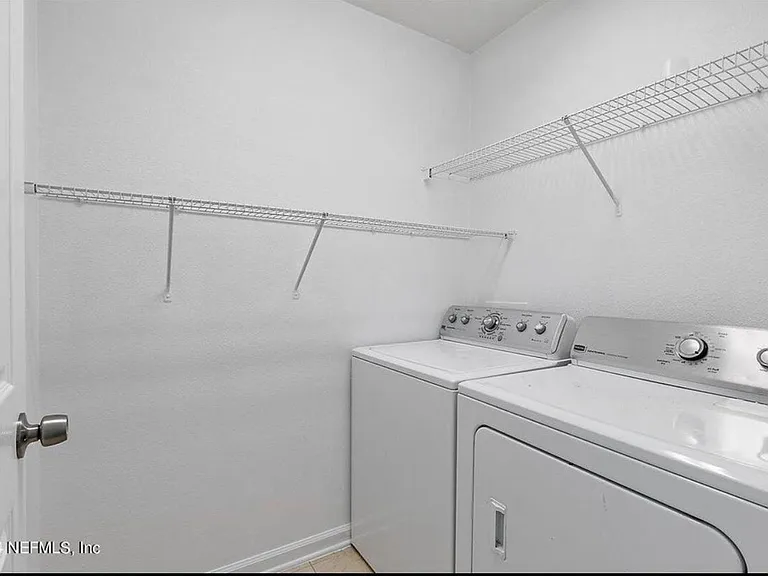 11187 Castlemain Cir W — Photo 10