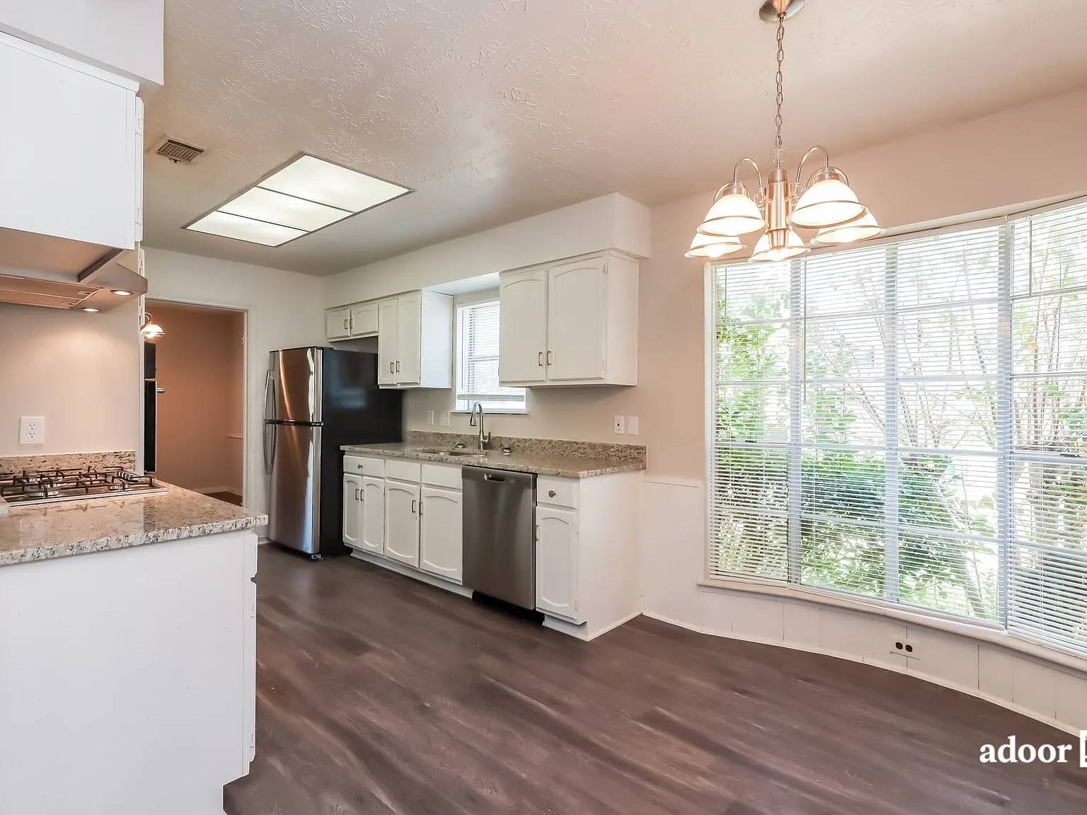3 bed, 2.0 bath, 1818 sqft, $2,095 — Photo 3
