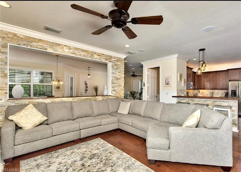 4 bed, 3.5 bath, 2800 sqft, $15,000 — Photo 3