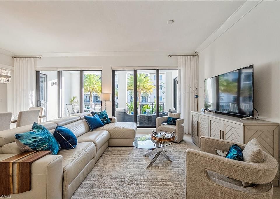 1st image of 1135 3rd AVE S #304