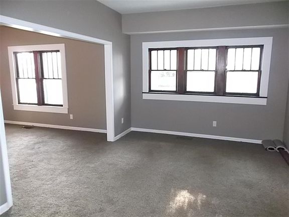 4th image of 2260 Crawford St